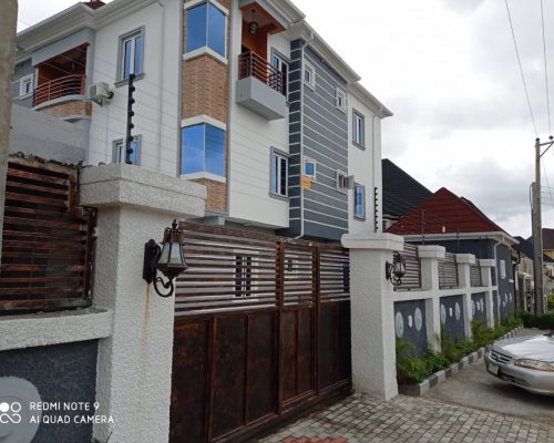2Storey Luxurious Building FOR SALE at FO1 Kubwa (4)