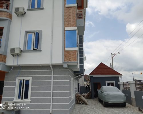 2Storey Luxurious Building FOR SALE at FO1 Kubwa (7)